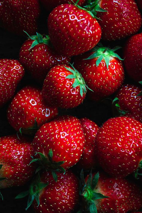 Strawberries of this season 🍓  Me and my friends @giedre_barauskiene  and @thegreencreator are hosting a food photography challenge! Head to my earlier strawberry image to learn more on what you have to do to participate ❤️📸  Shot with Canon EOS R and 100mm f2.8 Macro @canonnederland lens.⁣⠀ Settings: f/7.1, 1/10s exposure time, ISO 250.⁣⠀  Food photography by Kamile Kave | Ingredient shot Me And My Friends, Fruit Wallpaper, Nail Designs Valentines, Fruit Photography, Food Wallpaper, Gardening Supplies, Realistic Drawings, Red Aesthetic, Fruits And Veggies