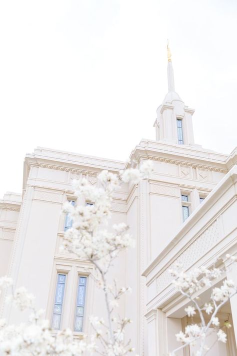 Payson Utah Temple, Blossom Season, Wallpaper White, Bridal Photos, The Temple, White Aesthetic, Wonderful Time, How Beautiful, Utah