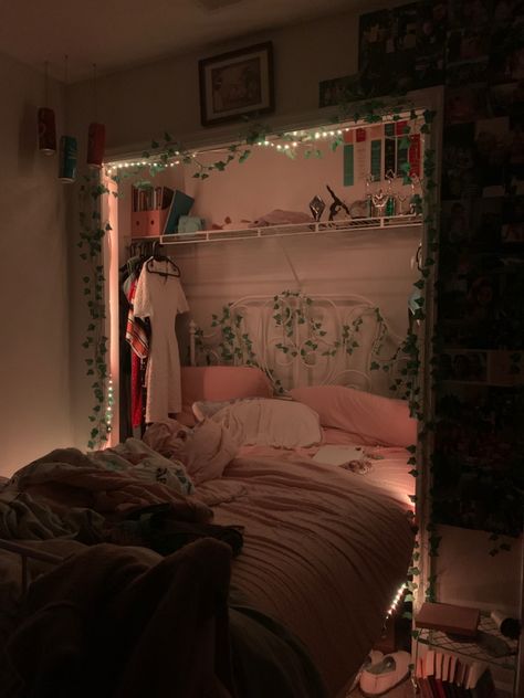 Room Ideas Aesthetic Bed In Closet, Stary Night Room Decor, Room Ideas Bed In Closet, Bed Inside Closet Ideas Aesthetic, Room Themes For Couples, Room Inspo Bed In Closet, Well Lit Bedroom, Bed In The Closet Aesthetic, Grundy Aesthetic Clothes