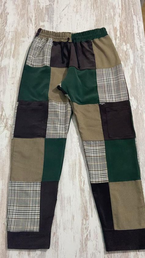 Patchwork Pants Diy, Pants Upcycle, Diy Jacket Refashion, Reworked Clothes Diy, Upcycle Pants, Upcycle Old Clothes, Flannel Upcycle, Jeans Bags Ideas, Rework Clothes