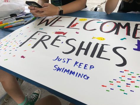 Freshmen Orientation Posters, Welcome Back Posters High School, Freshman Hallway Decorations, Freshman Spirit Posters, Freshman Cheer Signs, Freshman Class Signs, Back To School Poster Ideas High School, Freshman Signs Ideas, Freshman Class Posters