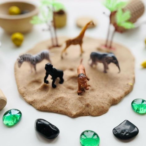 Playdough Table, Edible Playdough, Baby Beagle, Instructional Materials, Play Dough, Play Doh, Table Ideas, Zoo Animals, The Animals