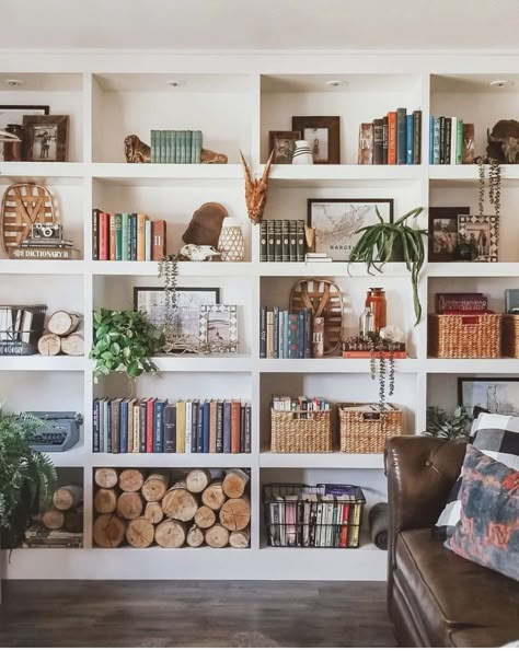 Shelf Decor Living Room, Decor Ideas Bedroom, Bookshelves In Living Room, Home Library Design, Home Decorating Ideas, Front Room, Boho Bedroom, Ideas Home, Home Decorating