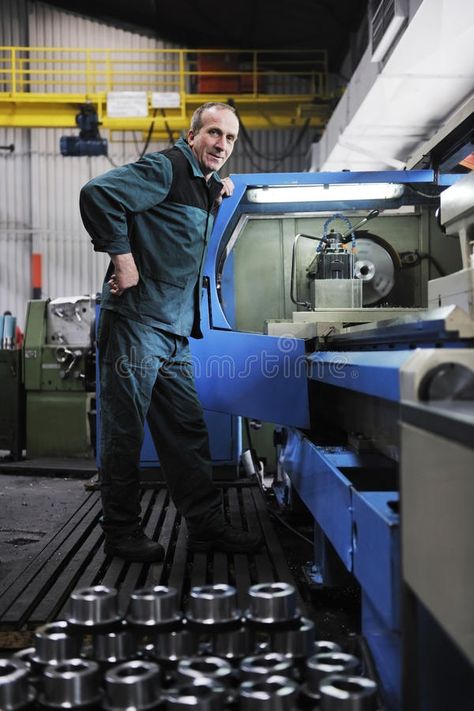 Factory Workers Photography, Factory Photography Industrial, Factory Outfits, Factory Photoshoot, Factory Photography, Factory Worker, Industrial Factory, Environmental Portraits, Employer Branding