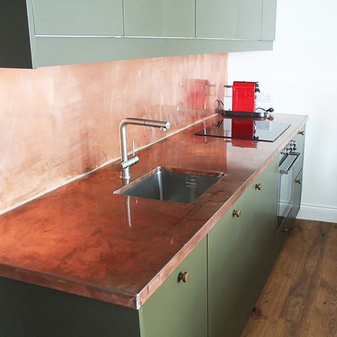 Metal Worktop Kitchen, Kitchen Steel Countertop, Copper Countertops Kitchen, Green Copper Kitchen, Travertine Worktop, Copper Kitchen Worktop, Metal Countertops Kitchen, Green And Copper Kitchen, Copper Worktop Kitchen