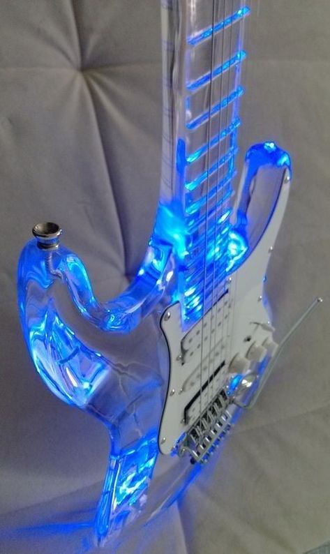 Yamaha Bass, Electric Guitar Lessons, Best Guitar Players, Electric Guitar Design, Guitar Obsession, Custom Electric Guitars, Guitar Tuners, Unique Guitars, Cool Electric Guitars