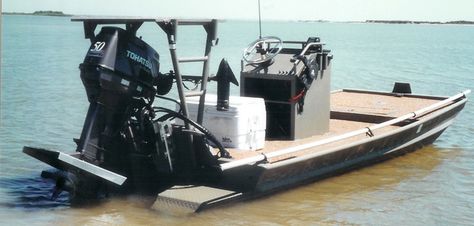 Building a boat for Texas flats. - Boat Design Forums Bowfishing Boat, Boat Remodel, Boat Lifts And Docks, Aluminium Boats, Flats Boats, Lone Star Aluminum Boat, Boat Console, Jon Boat To Bass Boat, Jon Boats