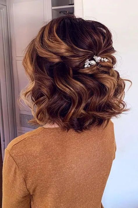 25+ Hairstyles To Do With Short Hair Short Hair Bridesmaids Styles, Hairstyles For Short Hair For Women Over 50 Wedding, Medium Bob Half Up Hairstyles, Hairstyles For Short Hair For A Party, Hair Styles For Bridesmaids Short Hair, Short Hair Styling Ideas For Party, Ball Hair For Short Hair, Short Curly Hair Fancy Styles, Formal Half Up Short Hair