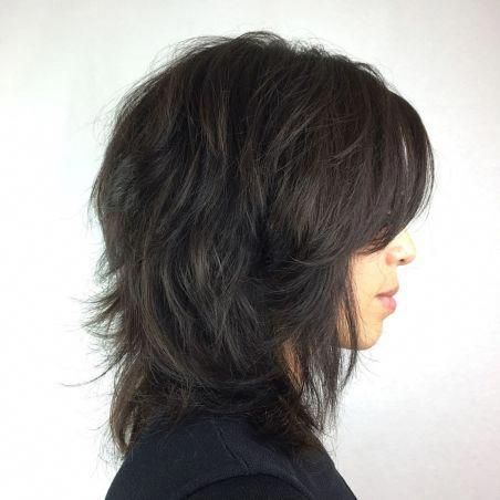 Feathered Black Shag with Side Bangs #haircutsforlongcurly Shag Hairstyle, Medium Shaggy Hairstyles, Modern Shag Haircut, Medium Shag Haircuts, Kadeřnické Trendy, Shaggy Haircuts, Natural Wavy Hair, Shag Hairstyles, Shag Haircut