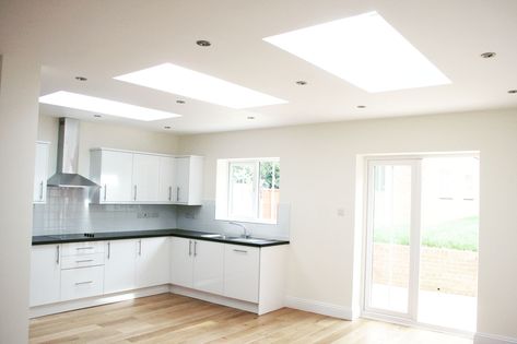 Velux Skylights Kitchen, Kitchen Sitting Areas, Flat Ceiling, Skylight Design, Skylight Kitchen, Velux Skylights, Bungalow Kitchen, House Extension Plans, Sky Lights