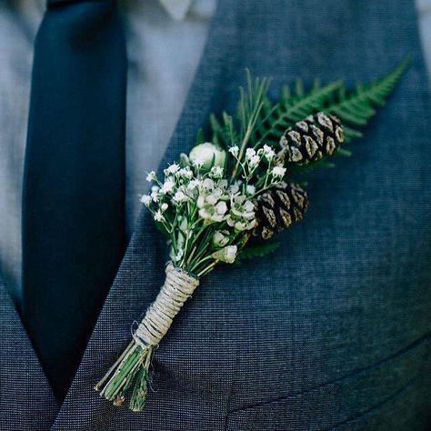 How cute are these tiny boutonniere pine cones?!  Phot By: bethanyleesmall   #Pineconeweddingflowers #pineconeboutonniere #forestboutonniere #pnwweddingflowers #groomstyle #bohoboutonniere #bohoweddingstyle Pine Cone Wedding, Today I Am Thankful, Glamorous Wedding Hair, Winter Lodge, Groomsmen Boutonniere, Winter Bouquet, Boho Style Wedding, Handsome Groom, I Am Thankful