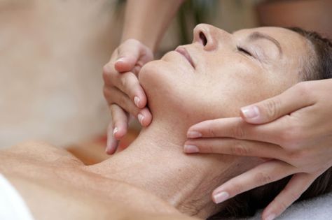 Non-Surgical focus: Photo Rejuvenation Face Massage Benefits, Serious Skin Care, Excess Skin, Neck Wrinkles, Getting A Massage, Massage Benefits, Professional Skin Care Products, Sensitive Skin Care, Anti Aging Beauty