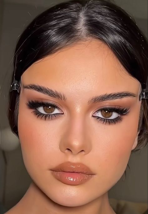 Night Makeup Looks Brown Eyes, Emily Ratawosky Makeup, Makeup Looks Brown Eyes, Smokey Brown Eye Makeup, Smoky Brown Eye Makeup, Makeup Looks Brown, Night Makeup Looks, Emily Ratawosky, Brown Eye Makeup