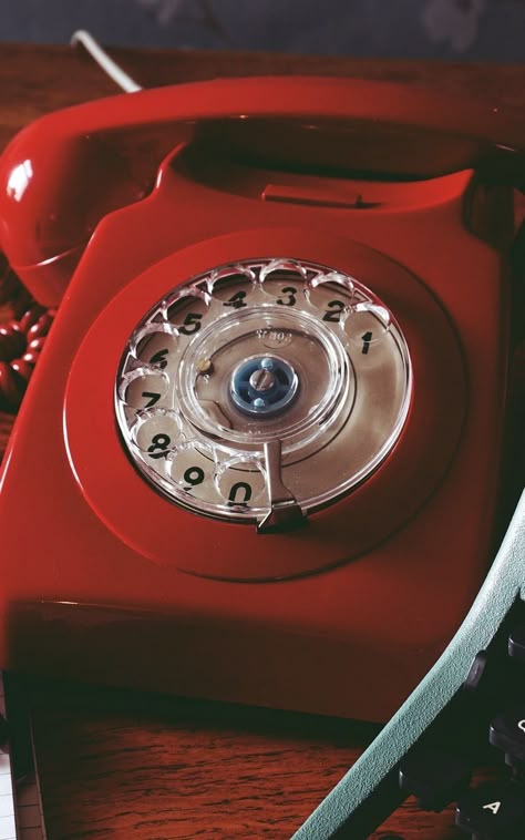 Old Red Telephone, Red Accent Aesthetic, Red Objects Aesthetic, Blue And Red Aesthetic Vintage, Red Telephone Aesthetic, Red 80s Aesthetic, Red Camera Aesthetic, Old Red Aesthetic, Pop Of Color Aesthetic