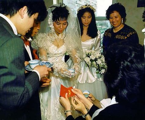 Chinese Marriage, Hi Tea, Korean Photo, Kate Bush, History Book, Chinese Wedding, Wedding Vibes, Mother And Daughter, Asian Wedding