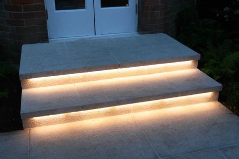 Truly Innovative Garden Step Lighting Ideas - Garden Lovers Club Lights Outside, درج السلم, Outdoor Stair Lighting, Outdoor Steps, Garden Steps, Outdoor Stairs, Stair Lighting, Concrete Steps, Deck Lighting