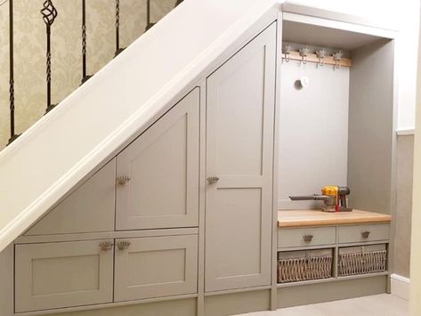 #stairsdesign #renovation #remodeling Under The Stairs Storage, Understair Storage, Under Stairs Nook, Under Stairs Storage Solutions, Room Under Stairs, Stair Nook, Closet Under Stairs, Free Home Decor, تحت الدرج