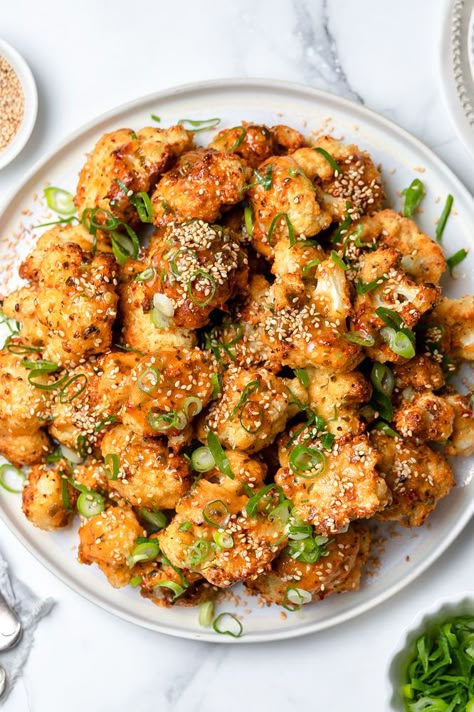 Roasted Cauliflower with Sweet Thai Seasoned Sauce Thai Side Dishes, Thai Appetizer, Vegetarian Thai, Spicy Cauliflower, Thai Sauce, Cauliflower Bites, Healthy Menu, Sweet Chili Sauce, Homemade Sauce