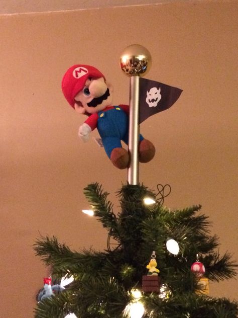 Mario tree topper that my husband made! Love it! Christmas Tree Toppers Unique, Nerdy Christmas, Geek Christmas, Crochet Geek, Unique Christmas Trees, Christmas Tree Topper, Noel Christmas, Christmas Tree Themes, Tree Topper