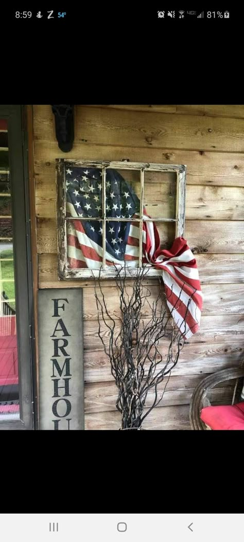 Old Window Frame Fall Decor, Flag Window Pane, Flag In Old Window Frame, American Flag Window Pane, Decor With Quilts, Garden Flag Display Ideas, Old Flag Ideas Display, Old Window Display Ideas, Flag In Window Frame