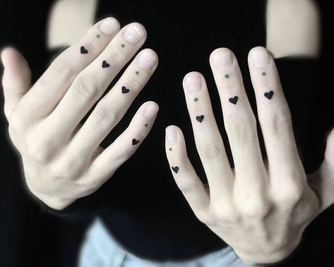 Black Heart Finger Tattoo, Hearts On Hand Tattoo, Cute Knuckle Tattoos, Heart Band Tattoo, Heart Finger Tattoo For Women, Finger Nail Tattoo, Nail Tattoo Ideas, Heart On Hand Tattoo, Heart Finger Tattoos