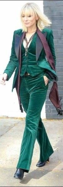 Green Lesbian Prom Outfit, Gay Prom Outfits, Rocker Girl Outfits, Masculine Girl, Masc Women, Lesbian Fashion, Hippy Chic, Womens Prom Dresses, Prom Outfits