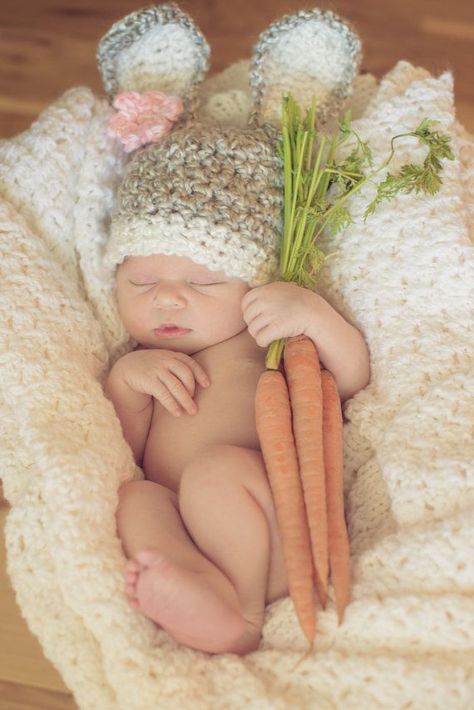 . Easter Baby Photos, Baby Bunny Hat, Photo Bb, Easter Photoshoot, Easter Photography, Foto Newborn, Baby Fotografie, Easter Pictures, Baby Sleep Problems