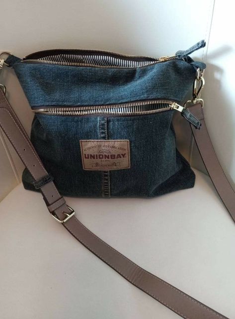 Diy Bags Jeans, Denim Crossbody Bag, Crossbody Bag Pattern, Bags Pattern, Sewing Courses, Denim Crossbody, Denim Handbags, Denim Purse, Crochet Handbags Patterns