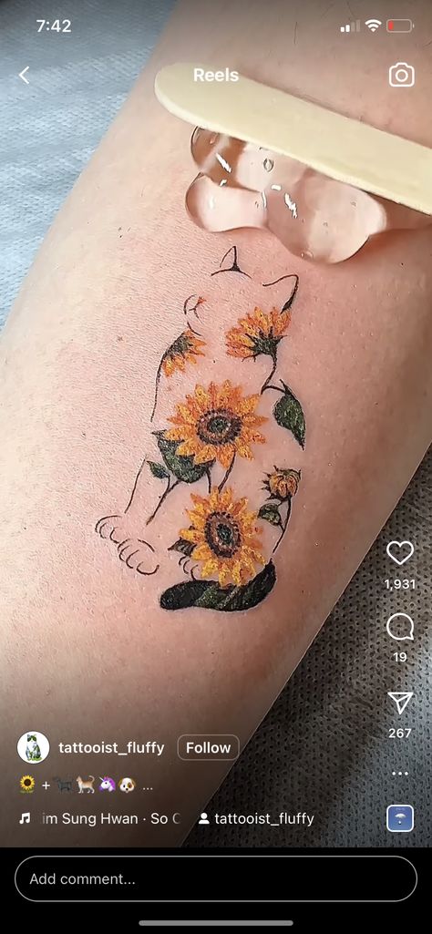 Cat And Daisy Tattoo, Sunflower Cat Tattoo, Calico Tattoo, Flower Cat Tattoo, Cat Inspired Tattoos, Cat Flower Tattoo, Floral Cat Tattoo, Orange Cat Tattoo, Tattoo Gato