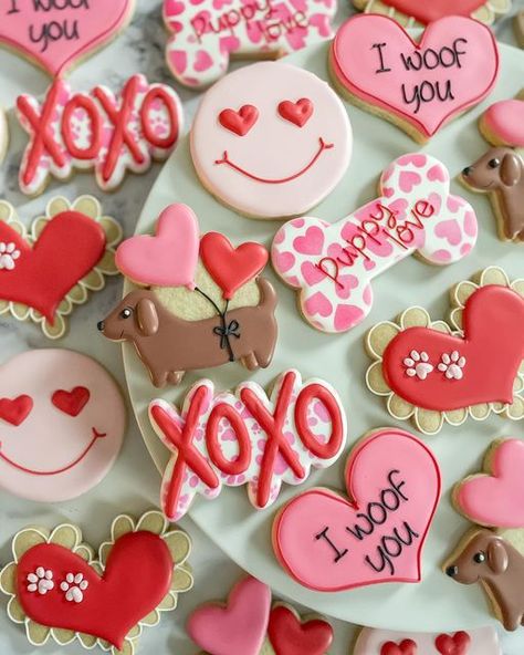 Butter Bar Bakery ~ Elana on Instagram: "Puppy love!!❤️🐶 I was so happy to make a fun set to donate to the @caringheartsforcanines Furever Yours Valentines Gala tonight. Who wouldn’t jump at the chance to combine Valentine’s Day and rescue pups into a cookie set? 😍 #valentinescookies #valentinespuppy #puppylovecookies #dogcookies #puppycookies #heartcookies #decoratedcookies #decoratedsugarcookies #cookiedecorating #cookies #cookiesofinstagram #sugarcookiemarketing #sugarcookies #sugarcookieso Valentines Day Biscuits, Valentine Dog Cookies, Dog Birthday Cookies Decorated, Valentine’s Day Cookie Ideas, Valentine’s Day Decorated Cookies, Valentine’s Day Cookies Royal Icing, Valentine Decorated Cookies, Valentines Day Sugar Cookies Decorated, Valentines Decorated Cookies