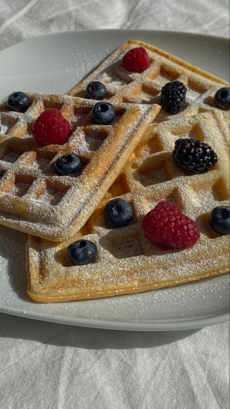 Aesthetic Waffles Pictures, Breakfast Waffles Aesthetic, Aesthetic Desert Food, Aesthetic Waffles, Waffle Aesthetic, Waffles Aesthetic, Pan Cake, Breakfast Waffles, My Heart Is Yours