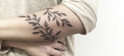 Vine Arm Tattoo, Arm Tattoo Ideas For Women, Laurel Tattoo, Arm Wrap Tattoo, Plant Tattoos, Arm Tattoo Ideas, Tattoo Ideas Males, Leaf Tattoo, Wrap Tattoo