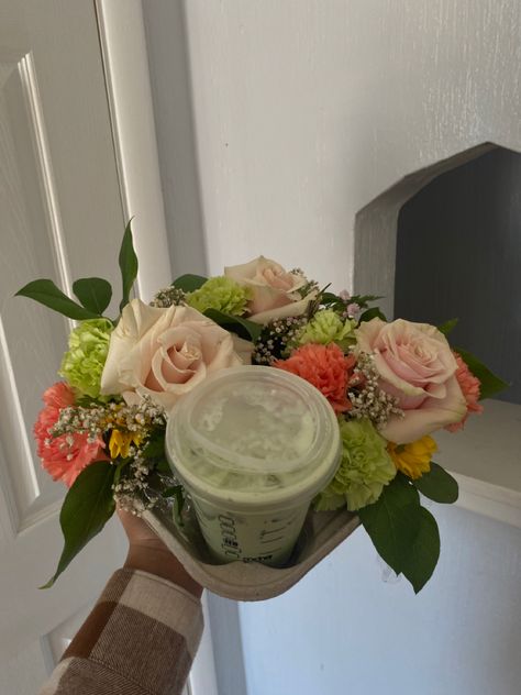 Flower Boquet, Boquette Flowers, Flower Cup, Gift Inspo, Flowers Bouquet Gift, Valentines Flowers, Flower Therapy, Beautiful Bouquet Of Flowers, Happy Birthday Gifts