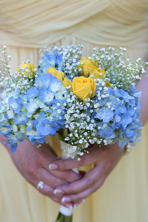 Blue Hydrangea Centerpieces, Blue Hydrangea Bouquet, Blue Yellow Weddings, Yellow Flower Arrangements, Yellow Rose Bouquet, Yellow Hydrangea, Yellow Wedding Bouquet, Blue Flowers Bouquet, Prom Bouquet