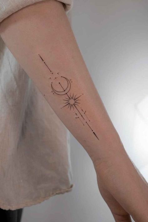 Sun and Moon Tattoo Ethereal Tattoos, Tattoo Sonne, Small Rib Tattoos, Yin En Yang, Balance Tattoo, Moon Sun Tattoo, Celestial Tattoo, Sun And Moon Tattoo, Ribcage Tattoo