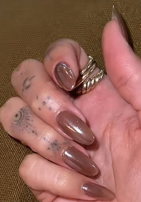 Skin Itching, Pearl Nails, Nails Red, Cracked Skin, Donut Glaze, Brown Nails, Neutral Nails, Yellow Nails, Funky Nails