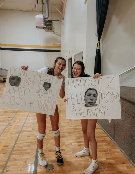 Funny Volleyball Signs Posters, Volleyball Fan Signs, Sport Support Poster Ideas, Baseball Signs For Games Fans, Volleyball Sign Ideas, Signs For Volleyball Games, Basketball Signs For Games High Schools, Football Fan Signs, 8th Grade Night Volleyball Poster Ideas