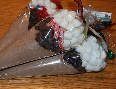 hot chocolate recipe Cocoa Cones, Hot Chocolate Favors, Diy Wedding Favors Cheap, Cheap Teacher Gifts, Chocolate Cone, Hot Cocoa Gift, Diy Hot Cocoa, Hot Chocolate Cocoa, Christmas Mix