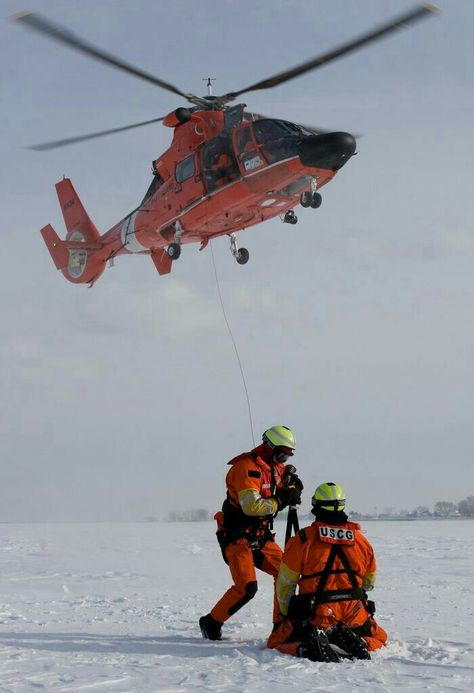 Frozen Hoist Coast Guard Rescue Swimmer, Rescue Swimmer, Coast Guard Helicopter, Semper Paratus, Coast Guard Rescue, Rescue Helicopter, Military Images, Us Coast Guard, Military Helicopter