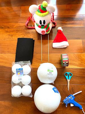 Diy Mickey Snowman, Disney Christmas At Home, Disney Holiday Crafts, Mickey Mouse Christmas Crafts, Diy Disney Christmas Decorations Outdoor, Diy Disney Christmas Village, Disney Christmas Table Decorations, Minnie Mouse Christmas Decorations, Disney Christmas Mantle