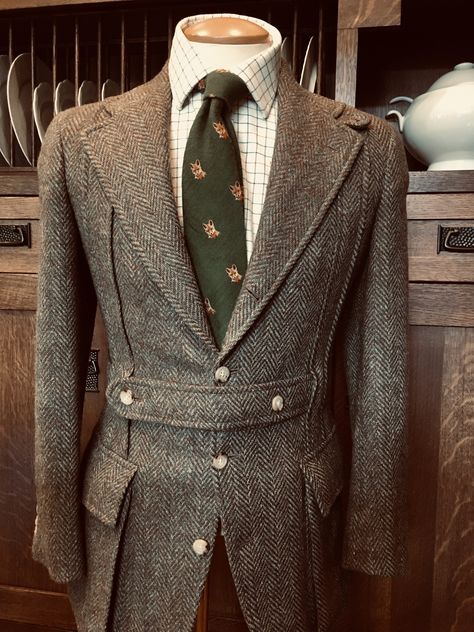 Vintage Ralph Lauren Circa 1975 Heavy Weight Herringbone Tweed Four Button Norfolk Jacket paired with Emma Willis Cashmerello Tattersall Check Shirt and Wool Fox Tie Norfolk Jacket Men, Mens Evening Wear, Norfolk Jacket, Dapper Outfit, Emma Willis, English Country Style, Classy Suits, Big Men Fashion, Dress Suits For Men