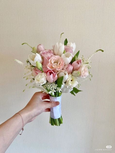 Tulip Prom Bouquet, Tulip Bouquet Wedding, Bride Bouquet Pink, Light Pink Bouquet, Best Bouquet, Tulip Bridal Bouquet, Prom Flowers Bouquet, Pink Tulips Bouquet, Homecoming Flowers