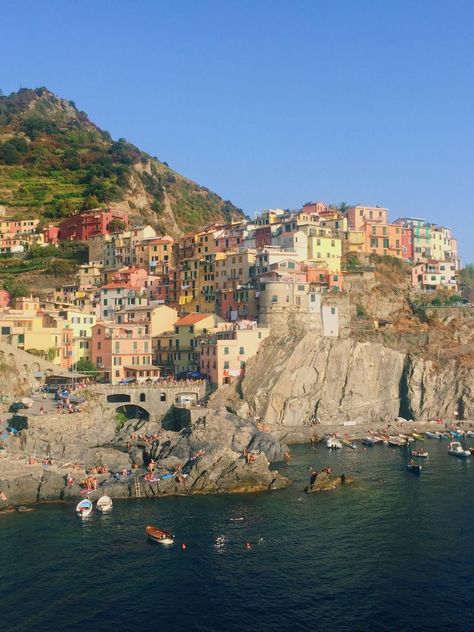 Romantic travel destinations Italian Island Aesthetic, Italian Aethestic, Manarola Aesthetic, Genova Italy Aesthetic, Italy Astetics, North Italy Aesthetic, Italian Islands, Paradise Aesthetic, Italian Seaside