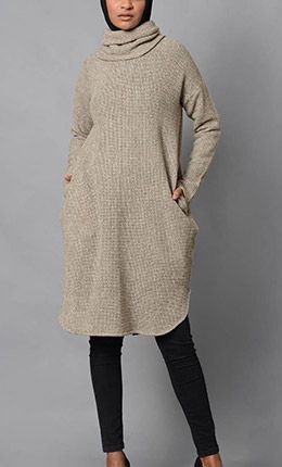 Winter Kurti, Winter Tunic, Tunic Kurti, Brown Turtleneck, Turtleneck Tunic, Islamic Clothing, Winter Dresses, Neck Designs, Tunics