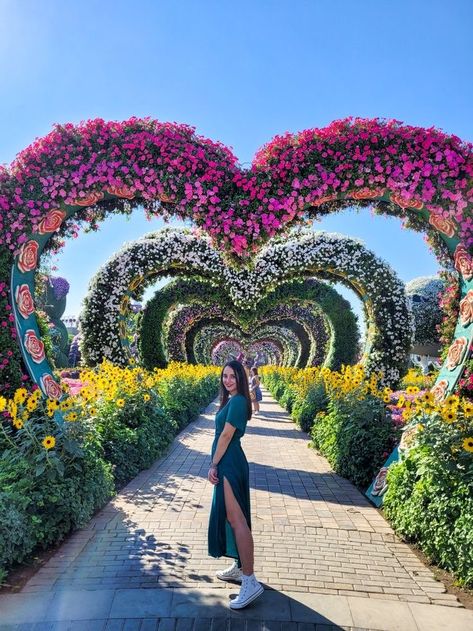 Miracle Garden Dubai Photoshoot, Miracle Garden Photo Ideas, Dubai Miracle Garden Photography, Miracle Garden Dubai Photography, Dubai Flower Garden, Miracle Garden Dubai Outfit, Dubai Poses, Dubai Photography Ideas, Dubai Honeymoon