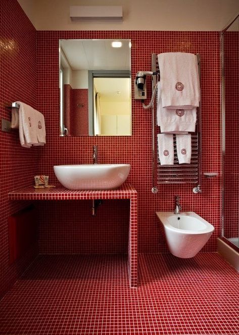 Red bathroom decor