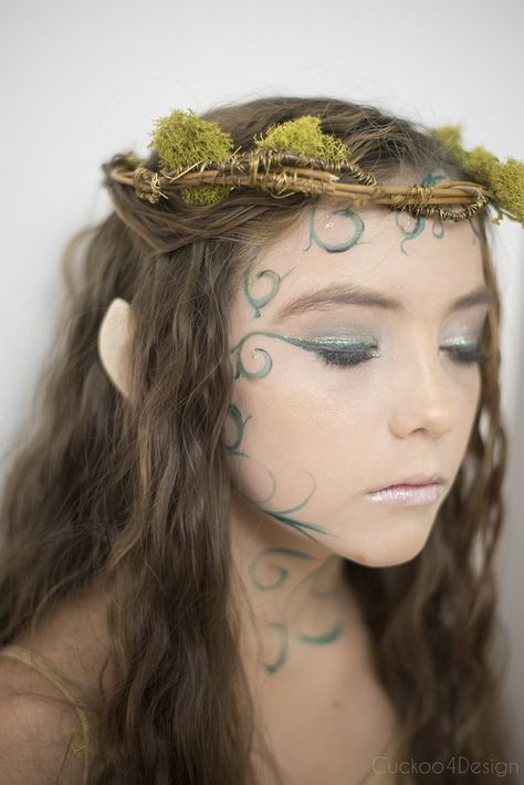 forest elf | woodland fairy | forest fairy | fairy makeup tutorial and video | woodland sprite | easy and cheap costume tutorial | #halloweencostume #costumes #kidscostumeideas Forest Fairy Costume, Easy Halloween Face Painting, Woodland Fairy Costume, Fairy Make-up, Fantasy Make-up, Woodland Elf, Elf Cosplay, Fairy Halloween Costumes, Cheap Halloween Costumes