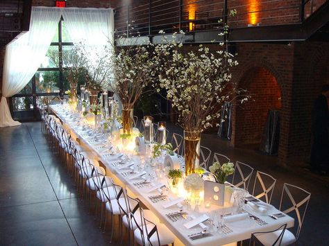 Love the centerpieces Diy Wedding On A Budget, Winter Wedding Venues, Venue Inspiration, Fall Dinner Party, Tafel Decor, Communal Table, Venue Wedding, Island City, Wedding 2015