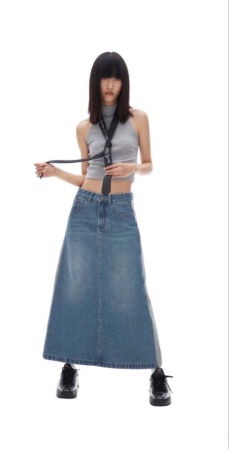 Low Waisted Denim Skirt, Barbara Martelo, Long Jeans Skirt, Skirt Outfits Aesthetic, Japanese Y2k, Denim Skirt Fashion, Jean Skirt Outfits, Skirt Streetwear, Big Skirts