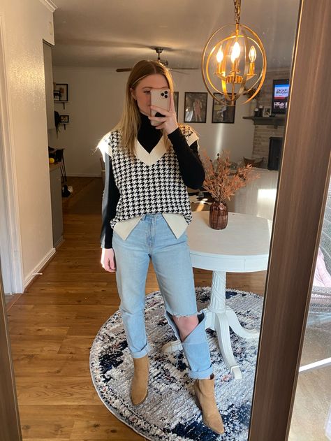 Houndstooth Sweater Outfit, Houndstooth Vest, Sweater Vest Outfit, Houndstooth Sweater, Fall Vest, Vest Outfit, Vest Outfits, Outfit Inspo Fall, Sweater Vest